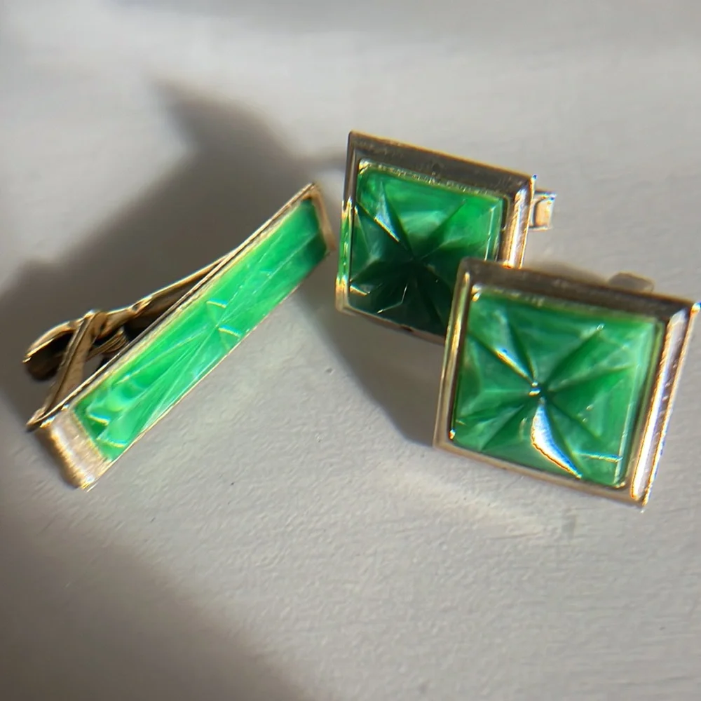 Vintage Jade Glass Toggle Cuff Links & Tie Bar